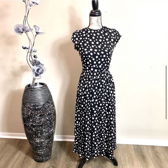 ❗️SOLD❗️Reformation Rylie Memento Spotted Midi Dress - Picture 5 of 9